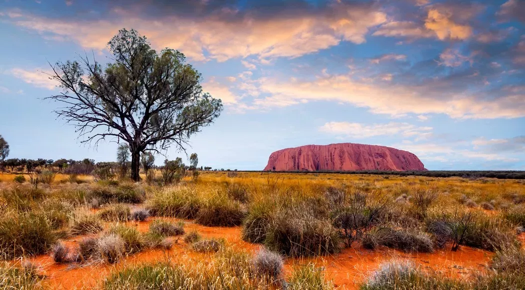 Δείτε από κοντά τον ιερό» βράχο Ουλουρού στην Αυστραλία