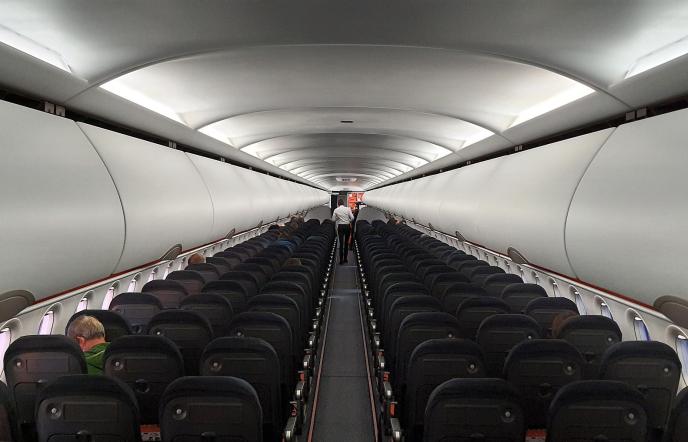 Ταξίδι με αεροπλάνο: Τα προληπτικά μέτρα κατά του κορονοϊού που εφαρμόζονται στα αεροδρόμια