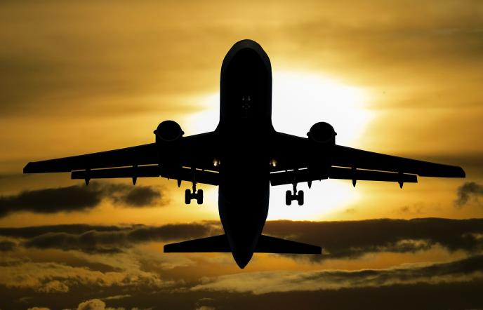 Ταξίδι με αεροπλάνο: Πώς ενημερώνεστε για τα μέτρα που ισχύουν στη χώρα που θα ταξιδέψετε