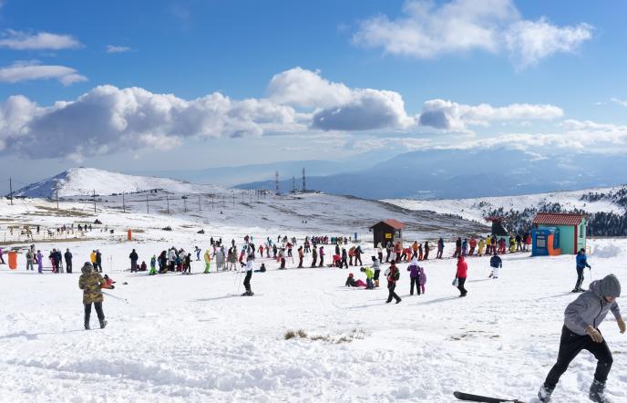 Καϊμάκτσαλαν: Λευκή μαγεία στο ψηλότερο χιονοδρομικό κέντρο της Ελλάδας