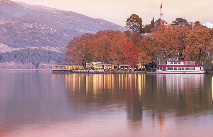 5 μαγευτικές λίμνες της Ελλάδας για φθινοπωρινά ταξίδια