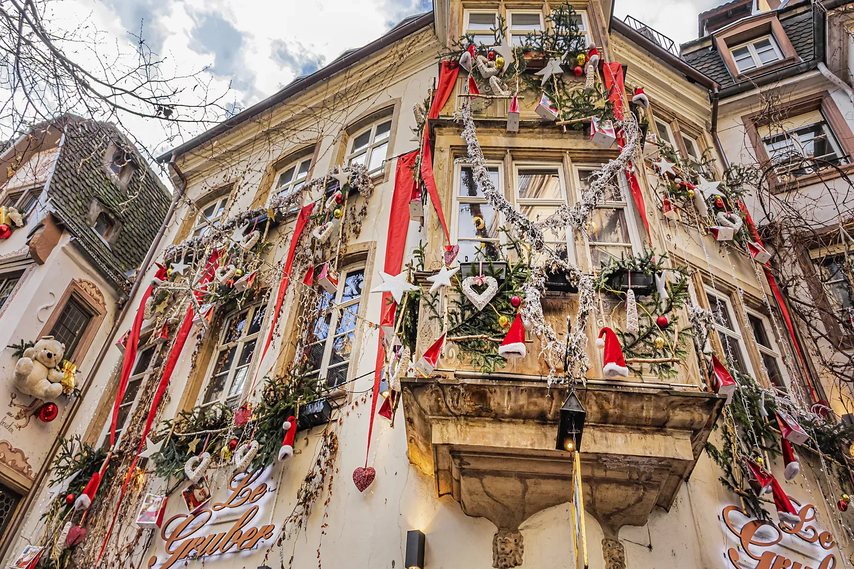 Strasvourgo_stolismeno