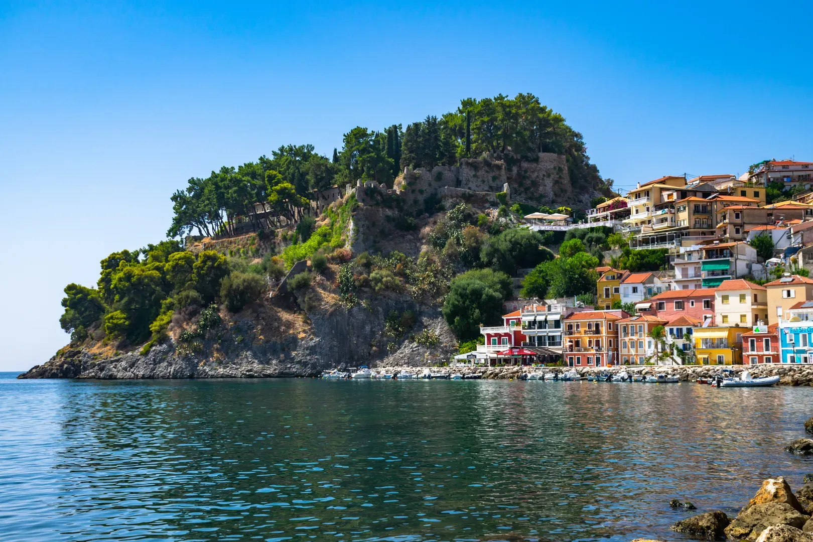 Booking.com: Ένας ελληνικός προορισμός στους 10 πιο φιλόξενους του κόσμου