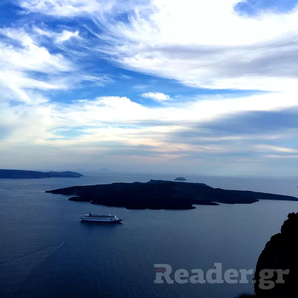 Βόλτα στο Ηφαίστειο της Σαντορίνης