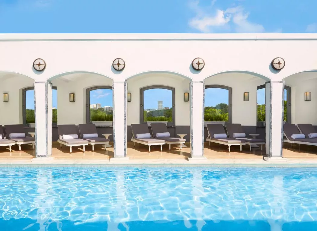 Στον 7ο όροφο του Berkeley Hotel στο Λονδίνο