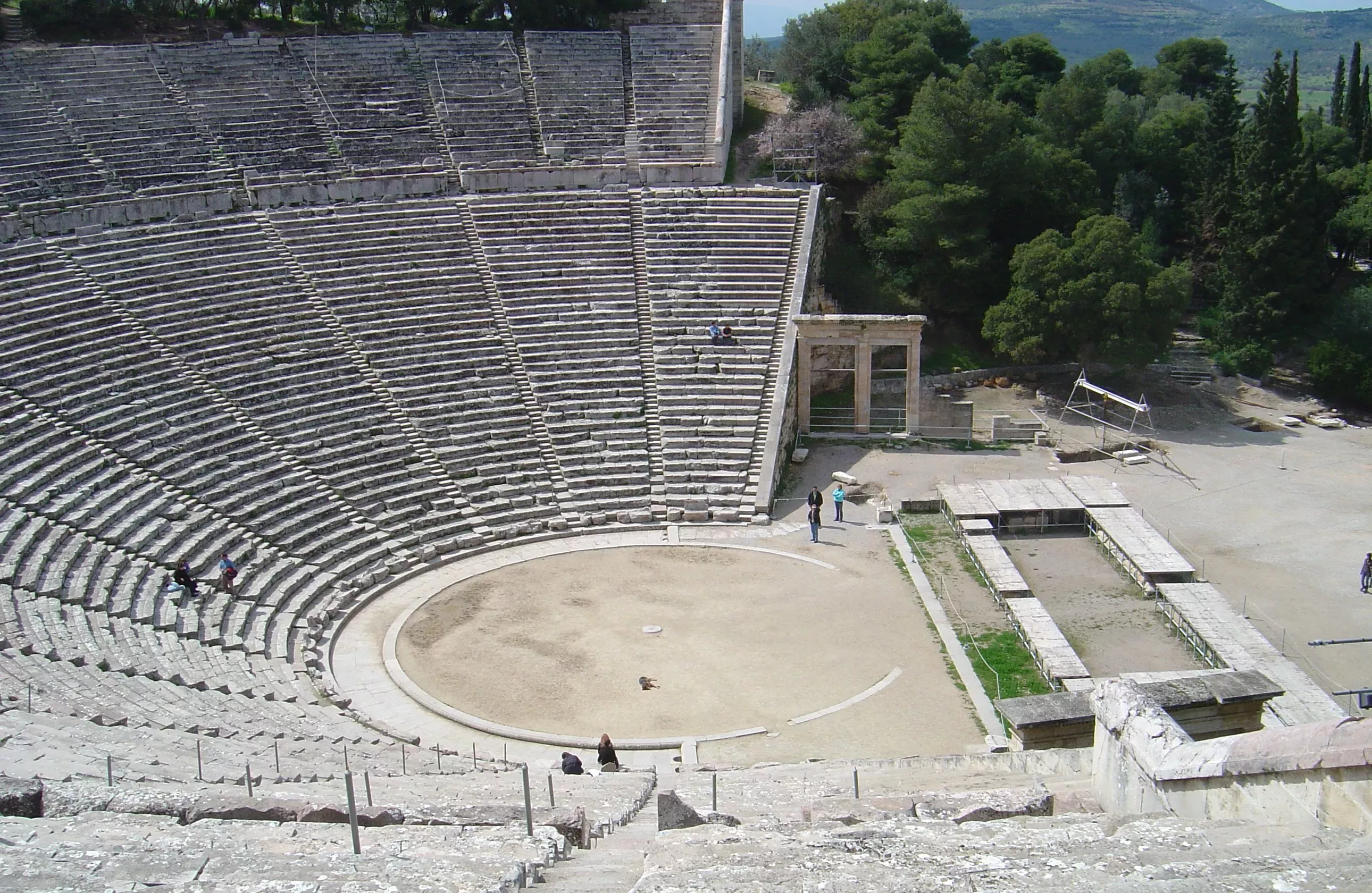 4. Το θέατρο της Επιδαύρου