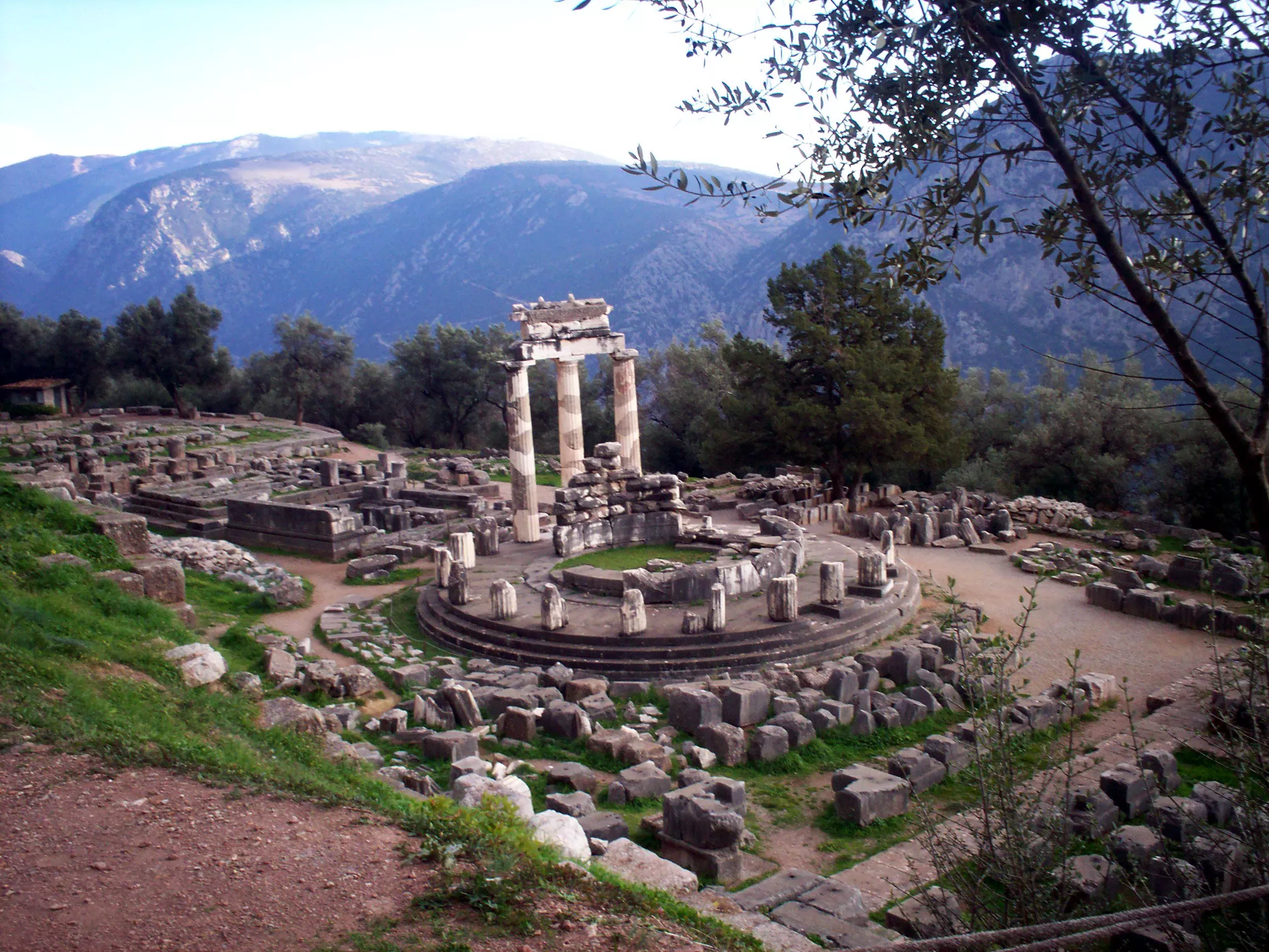 2. Δελφοί