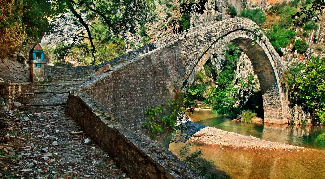 Γεφύρι της Αρτοτίβας, Ορεινή Ναυπακτία