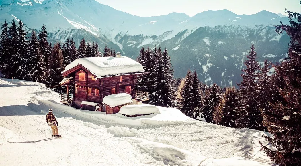 200 Βρετανοί έσπασαν την καραντίνα και έφυγαν από χιονοδρομικό κέντρο στην Ελβετία