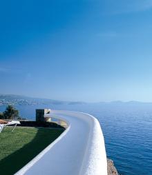 Grand Resort Lagonissi: Απόδραση στον παράδεισο της Αθηναϊκής Ριβιέρας