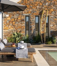 Chora Kythnos Suites: Πολυτελής διαμονή στην καρδιά της Κύθνου