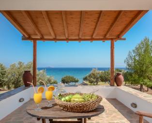 Theonis Villas: Γαλήνιες διακοπές στη Νάξο