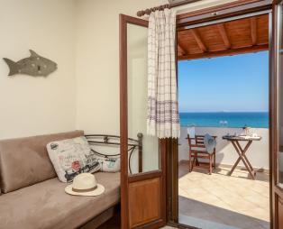 Theonis Villas: Γαλήνιες διακοπές στη Νάξο