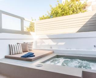 Lithos Luxury Suites