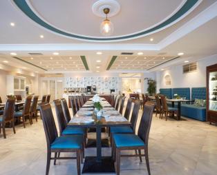 Volcano View Hotel: Μαγευτικές διακοπές στη Σαντορίνη με θέα την καλντέρα