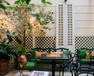 Philippos Hotel: Διαμονή σαν στο σπίτι σας με θέα την Ακρόπολη