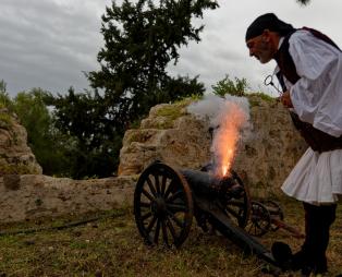 Κορώνη: Με επιτυχία πραγματοποιήθηκαν οι εκδηλώσεις για τον εορτασμό των 200 χρόνων από το ιστορικό «Ρεσάλτο»