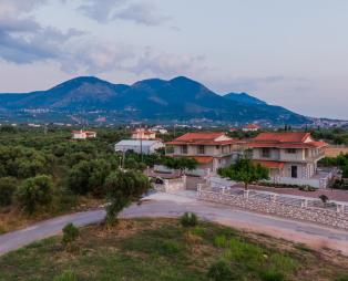 Terra Hélios Suites & Studios
