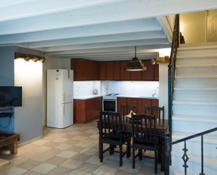 Lydia Lithos Houses