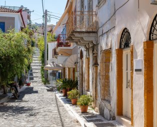 Γραφική γωνιά στον οικισμό (πηγή: Shutterstock)