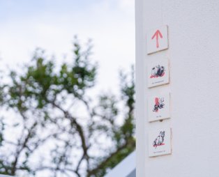 Yayaki Spetses: Εκεί που η ζεστή φιλοξενία συναντά την κομψότητα 