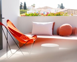 Yayaki Spetses: Εκεί που η ζεστή φιλοξενία συναντά την κομψότητα 