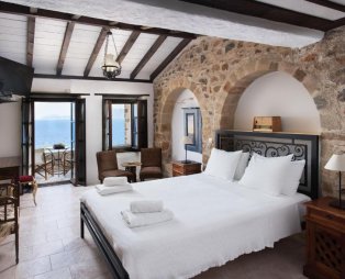 Pablito House-Seaview Monemvasia Nests