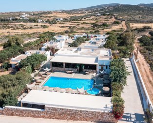 Parosland Hotel: Ήρεμη διαμονή στο αυθεντικό ψαροχώρι της Πάρου 