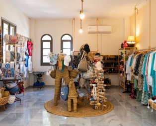 Parosland Hotel: Ήρεμη διαμονή στο αυθεντικό ψαροχώρι της Πάρου 