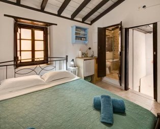 Pablito House-Seaview Monemvasia Nests