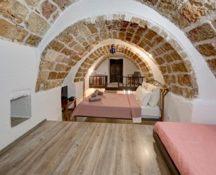 Pablito House-Seaview Monemvasia Nests
