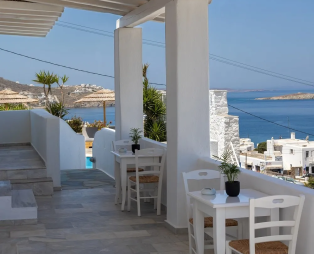 Marisso Hotel: Χαλάρωση και γαλήνη στην καρδιά της Χώρας της Μυκόνου