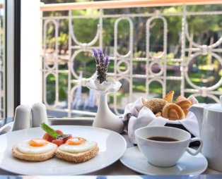 Domotel Kastri Hotel: Μια εμπειρία που συνδυάζει τη φιλοξενία με τις αυθεντικές γεύσεις