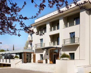 Domotel Kastri Hotel: Μια εμπειρία που συνδυάζει τη φιλοξενία με τις αυθεντικές γεύσεις