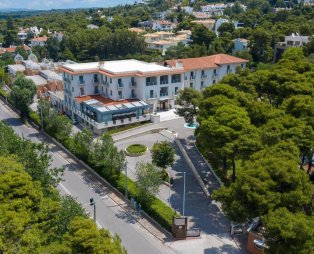 Domotel Kastri Hotel: Μια εμπειρία που συνδυάζει τη φιλοξενία με τις αυθεντικές γεύσεις