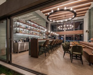 Magnes Hotel: Η σύγχρονη πολυτέλεια στην καρδιά του Βόλου