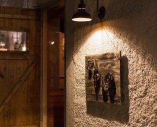 Εν Πλω: Μια γαστρονομική εμπειρία στη Μηλίνα με υπέροχη θέα