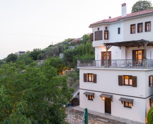 Under Villa J: Νέα πρόταση διαμονής στην Πορταριά