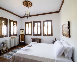 Under Villa J: Νέα πρόταση διαμονής στην Πορταριά