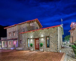 ViP Chalet: Πολυτελής διαμονή στους πρόποδες του Παρνασσού