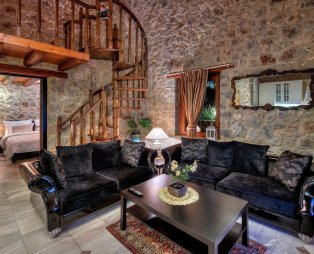 ViP Chalet: Πολυτελής διαμονή στους πρόποδες του Παρνασσού