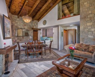 ViP Chalet: Πολυτελής διαμονή στους πρόποδες του Παρνασσού