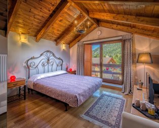 ViP Chalet: Πολυτελής διαμονή στους πρόποδες του Παρνασσού