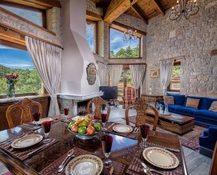 ViP Chalet: Πολυτελής διαμονή στους πρόποδες του Παρνασσού