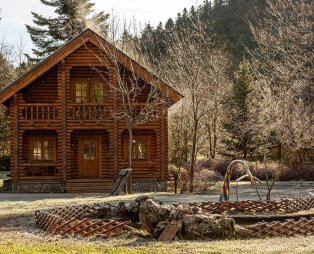 All Seasons Paradise: Διακοπές στο παραμυθένιο σκηνικό του Μαινάλου