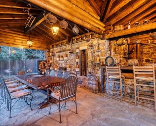 All Seasons Paradise: Διακοπές στο παραμυθένιο σκηνικό του Μαινάλου