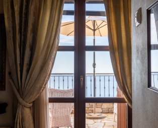 Elysian Luxury Villa: Απόδραση για όλες τις εποχές στην Τσαγκαράδα