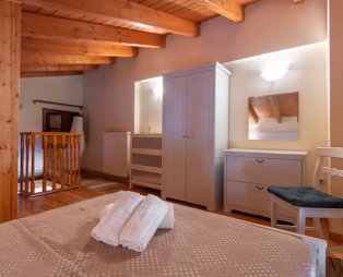 ParnaView Chalet: Ζεστή απόδραση μέσα στη φύση στο Λιβάδι Αράχωβας