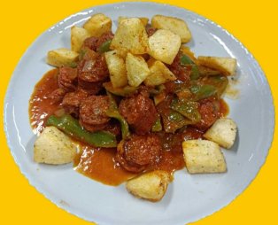 Ταβέρνα Μουτζούρης: Ένα γαστρονομικό ταξίδι δίπλα στο θρυλικό τρενάκι του Πηλίου στα Άνω Λεχώνια