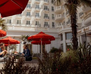 Grand Hotel Palace: Η πολυτέλεια συναντά την αυθεντική φιλοξενία στη Θεσσαλονίκη